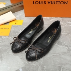 Louis Vuitton Flat Shoes